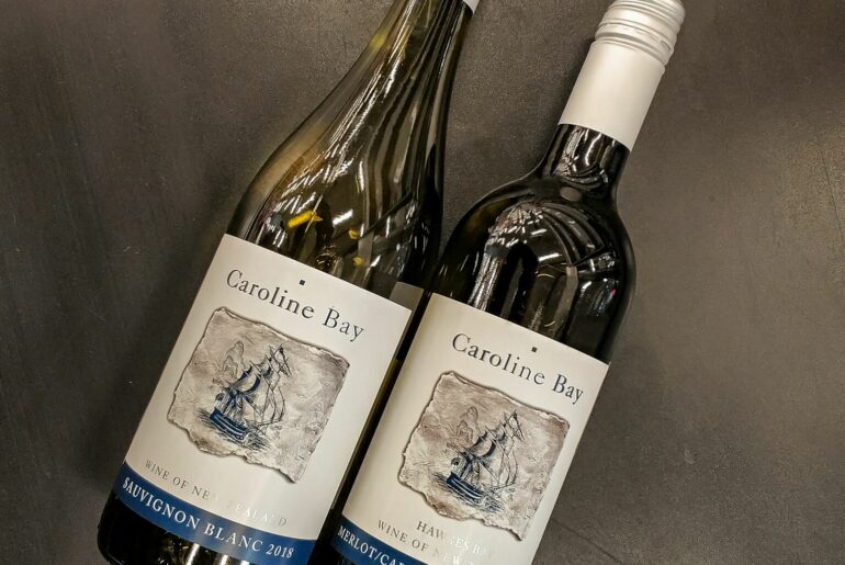 Caroline Bay Merlot-Cabernet Sauvignon и Caroline Bay Sauvignon Blanc 2018