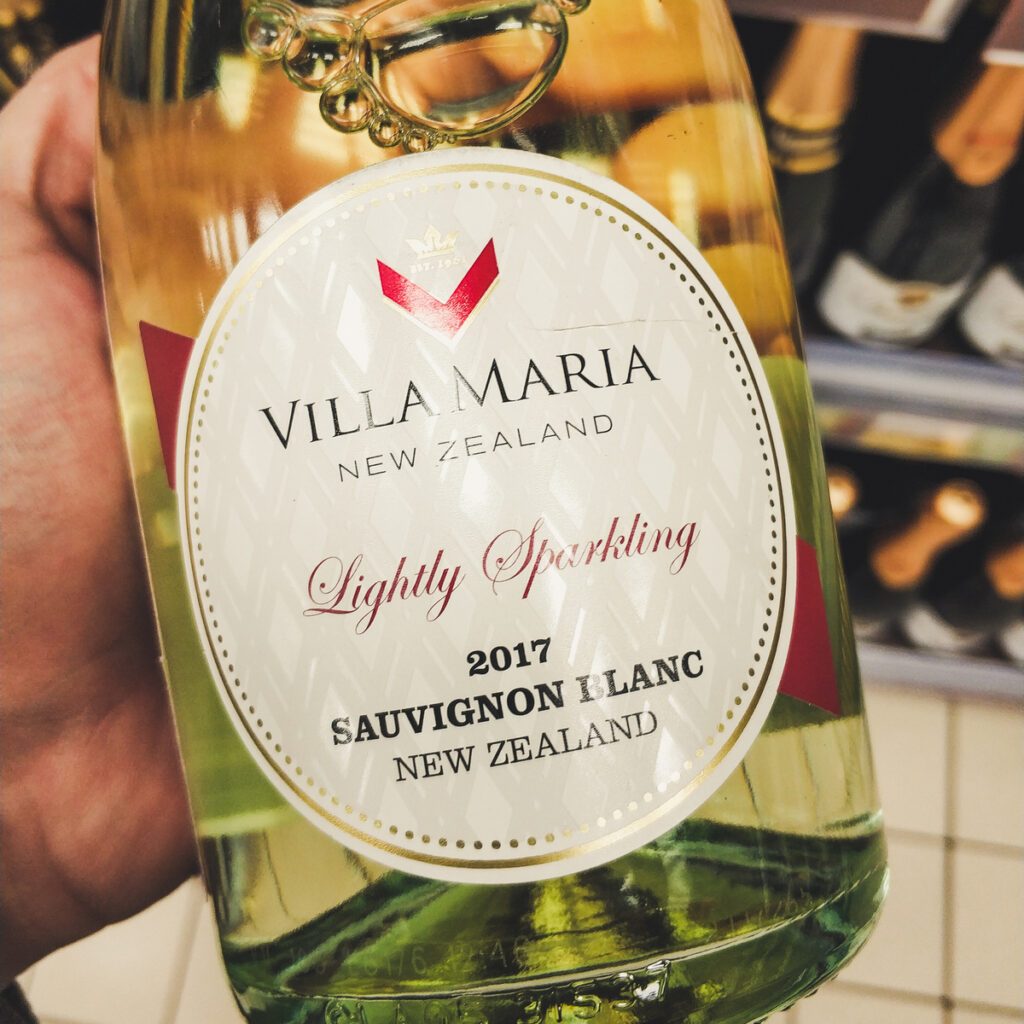 Villa Maria Lightly Sparkling Sauvignon Blanc 2017 обзор скидок в Ленте