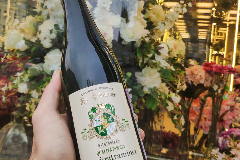 Отзыв на вино Dr. Schnaider Gewürztraminer Halbtrocken