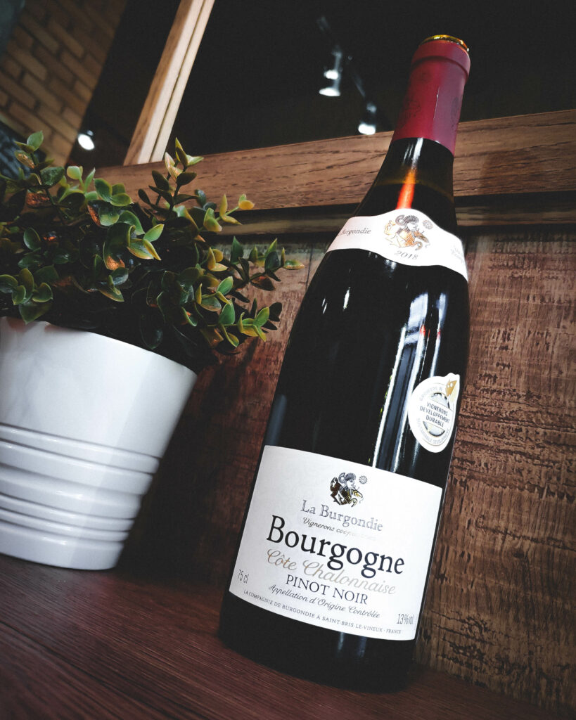Обзор La Burgondie Bourgogne Côte Chalonnaise Pinot Noir, 2018
